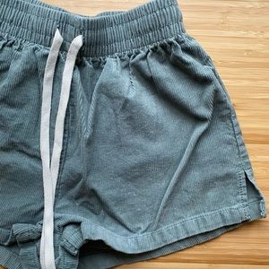 Comfy corduroy shorts ✨